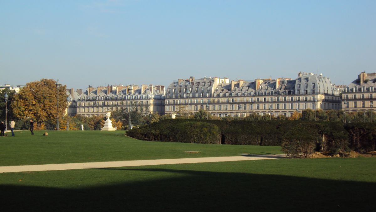 Shoot in October 2010 from the southwestern corner of "Louvre"