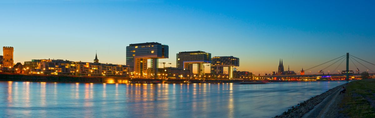 Leider war die Severinsbrücke heute nicht angestrahlt.