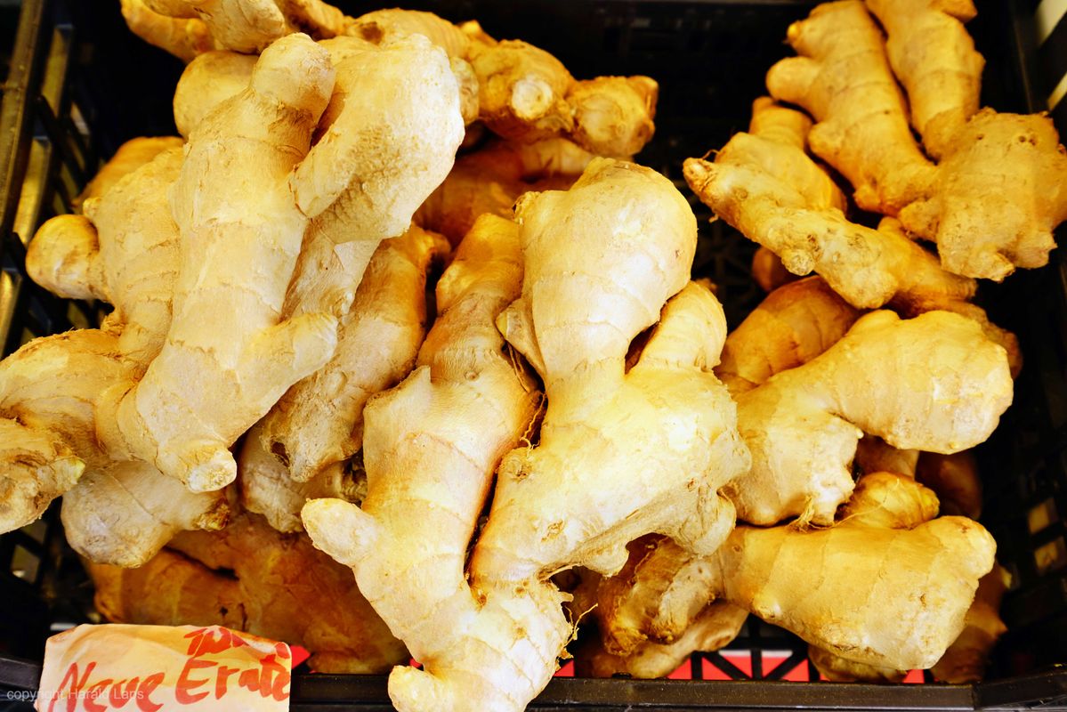 Wochenmarkt 01 Ingwer