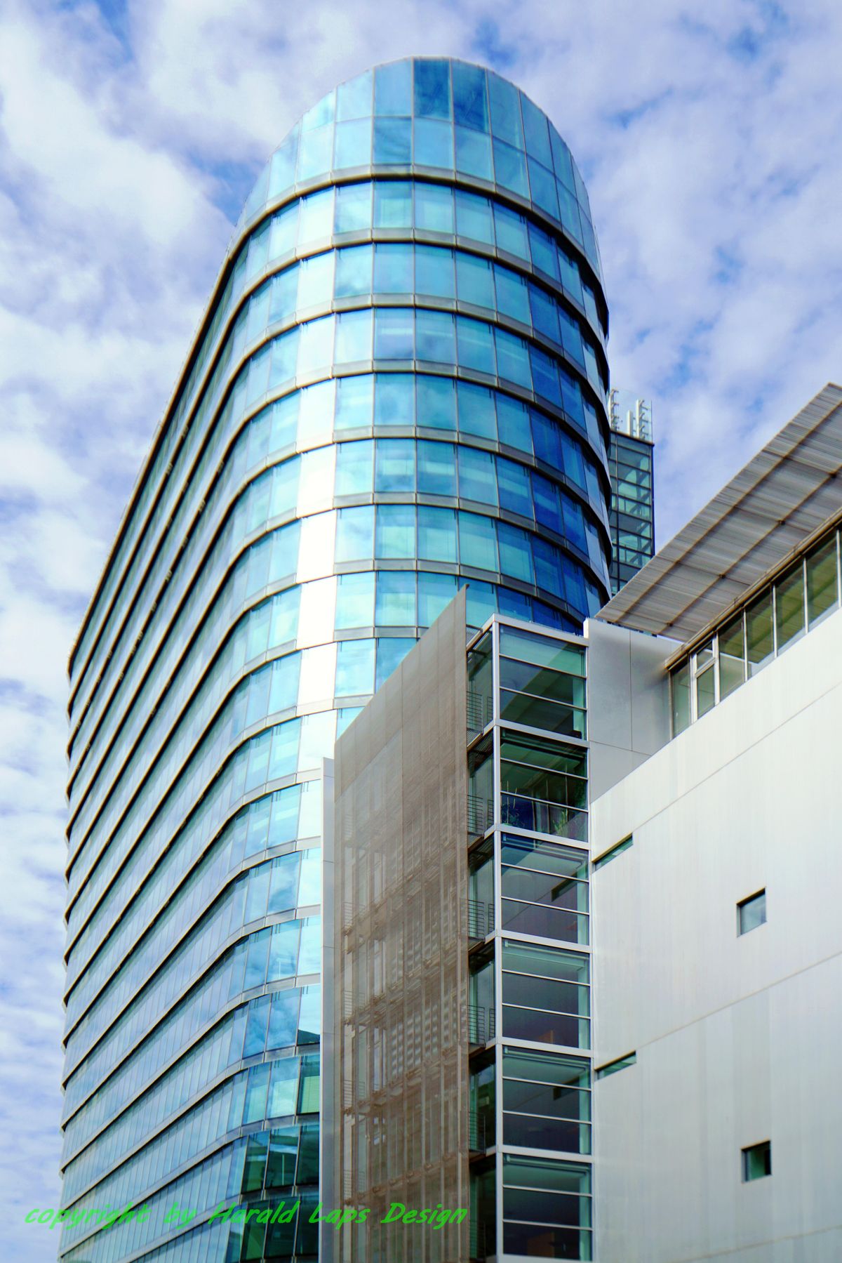 eine Glasfront blue 02