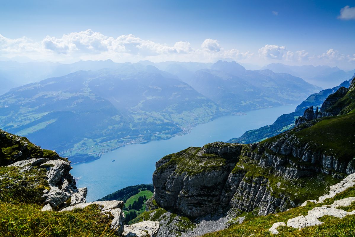 die kleine Insel im See war kürzlich schon mal  auf einem Foto... aber von  unten gesehen